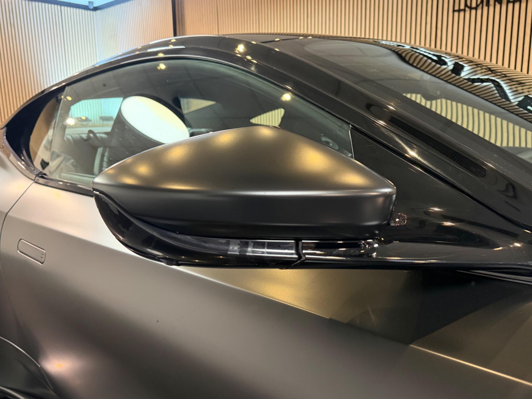 Aston Martin DB11